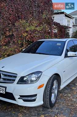 Седан Mercedes-Benz C-Class 2011 в Львове