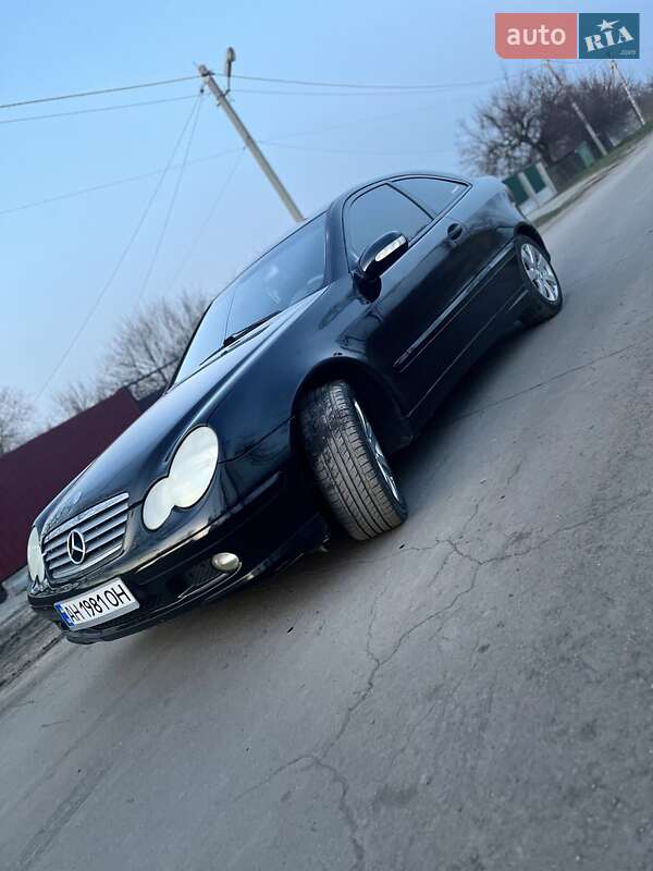 Купе Mercedes-Benz C-Class 2000 в Покровске Купе Mercedes-Benz C-Class 2000 в Покровске