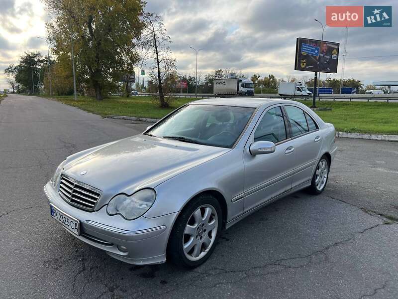 Седан Mercedes-Benz C-Class 2003 в Киеве Седан Mercedes-Benz C-Class 2003 в Киеве