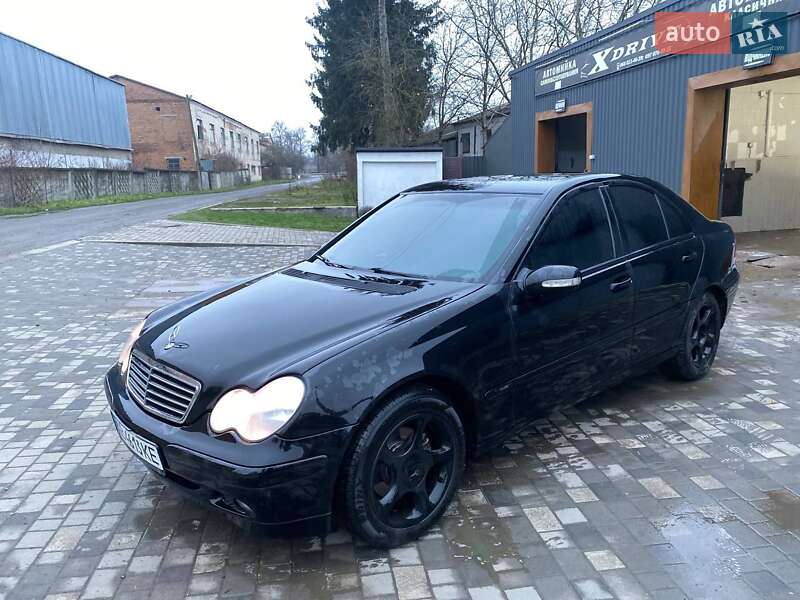 Седан Mercedes-Benz C-Class 2002 в Летичіві Седан Mercedes-Benz C-Class 2002 в Летичіві