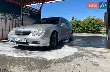 Купе Mercedes-Benz C-Class 2003 в Городке