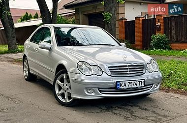 Седан Mercedes-Benz C-Class 2005 в Києві