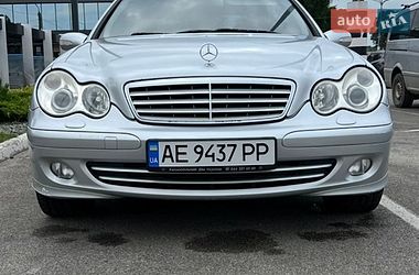 Седан Mercedes-Benz C-Class 2006 в Дніпрі