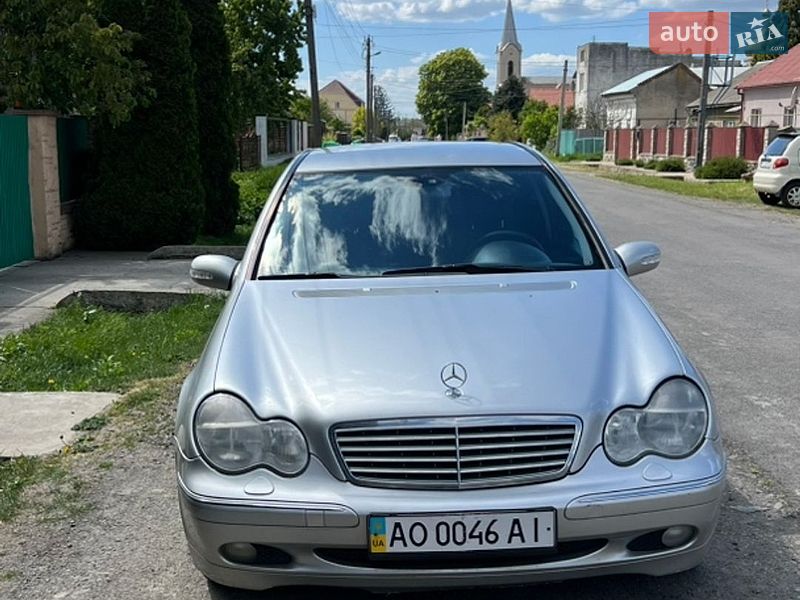 Седан Mercedes-Benz C-Class 2002 в Ужгороде