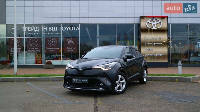 Внедорожник / Кроссовер Toyota C-HR 2018 в Киеве