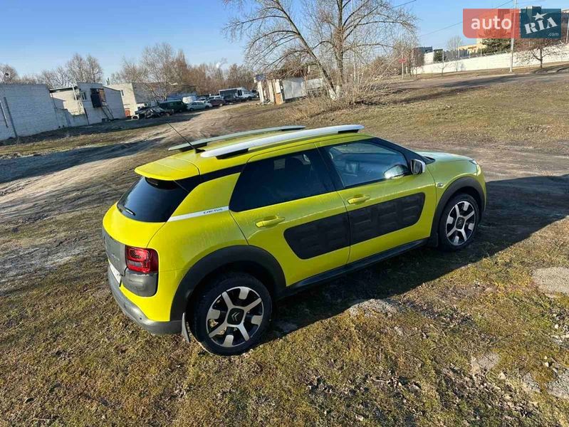 Внедорожник / Кроссовер Citroen C4 Cactus 2016 в Киеве