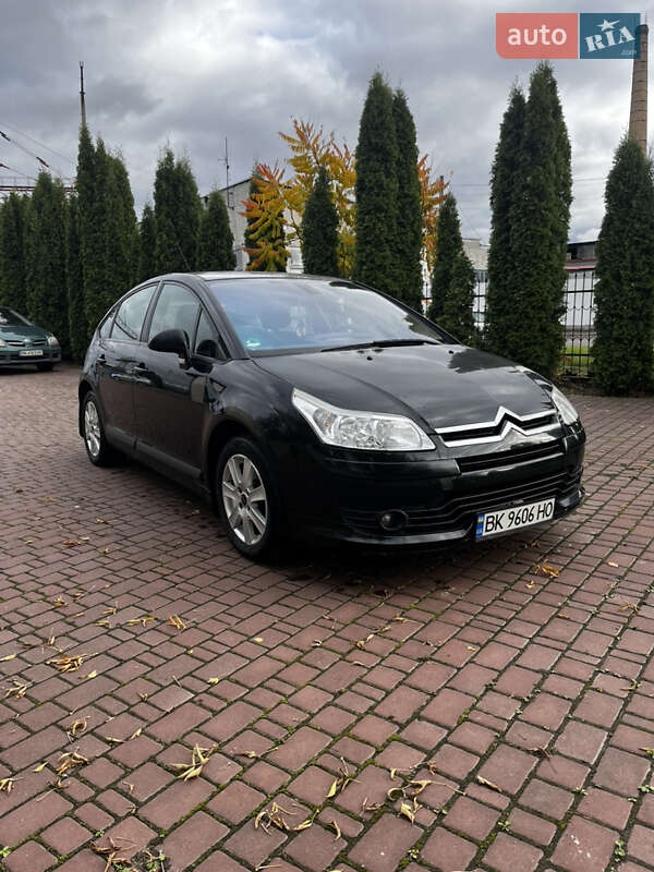 Хэтчбек Citroen C4 2008 в Костополе