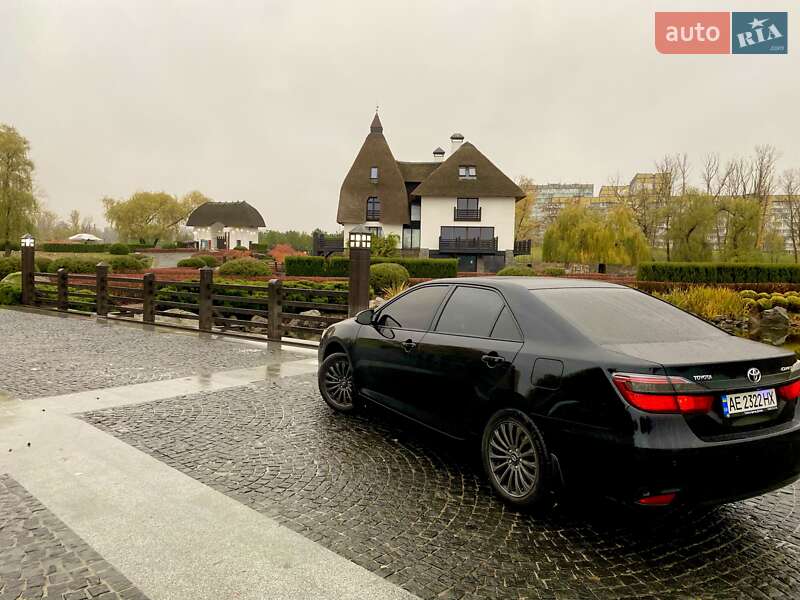 Седан Toyota Camry 2014 в Днепре
