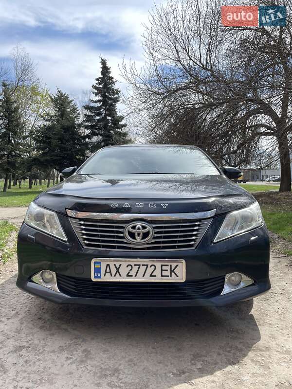 Седан Toyota Camry 2011 в Харькове