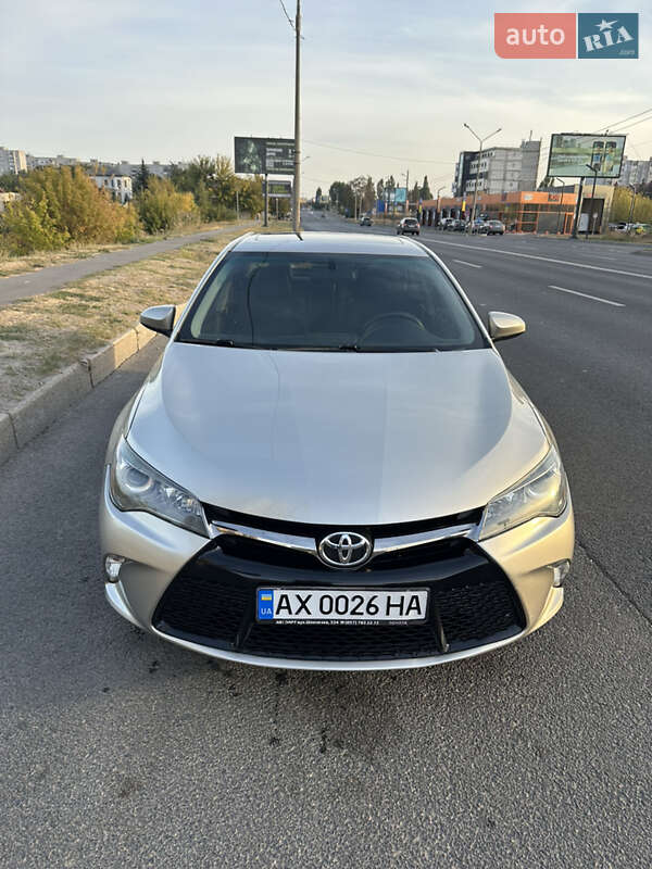 Седан Toyota Camry 2015 в Харькове