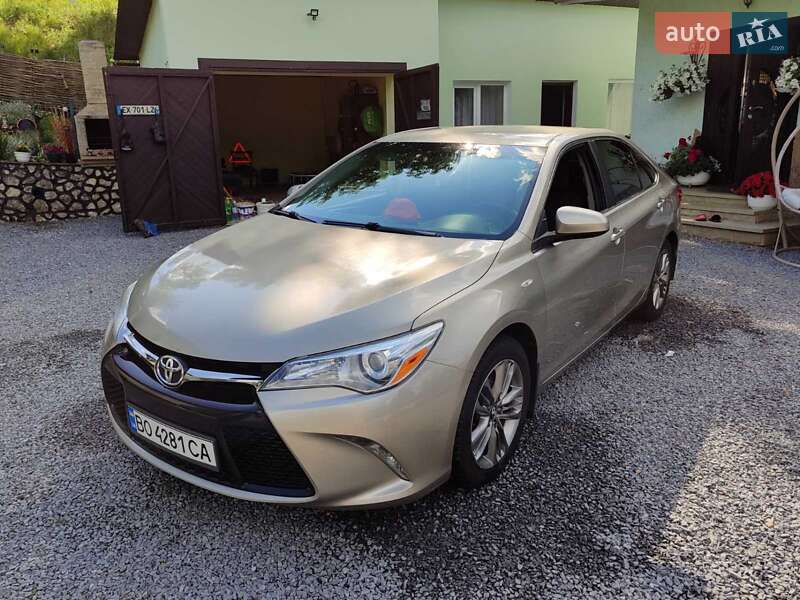 Седан Toyota Camry 2016 в Тернополе