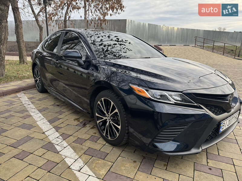 Седан Toyota Camry 2018 в Кременчуге Седан Toyota Camry 2018 в Кременчуге