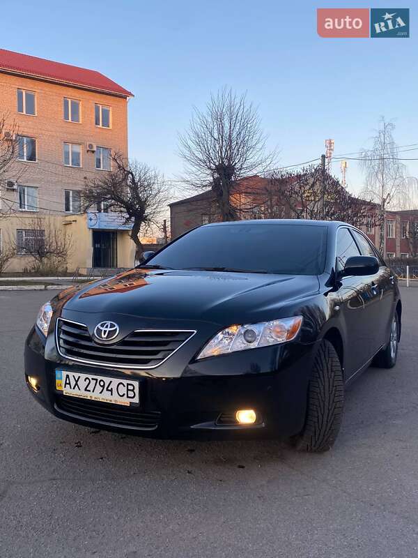 Седан Toyota Camry 2008 в Виннице