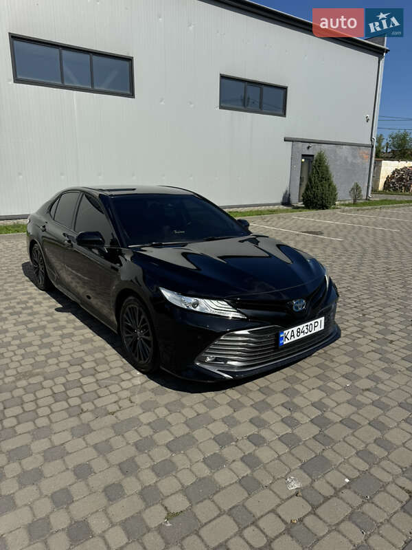 Седан Toyota Camry 2019 в Ивано-Франковске Седан Toyota Camry 2019 в Ивано-Франковске