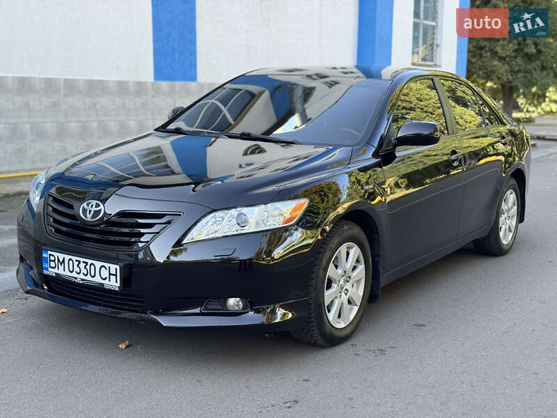 Седан Toyota Camry 2008 в Ромнах