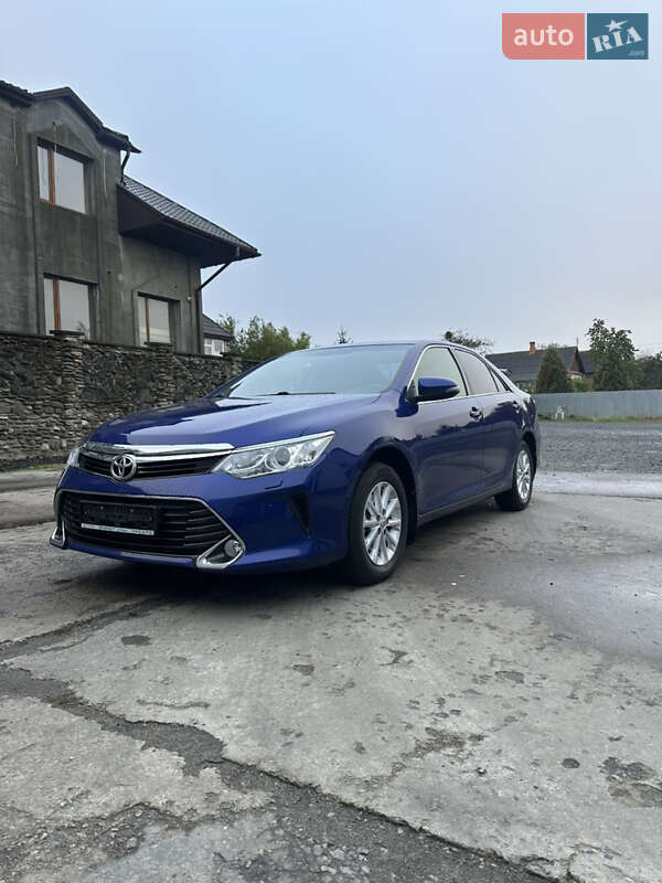 Седан Toyota Camry 2016 в Луцке Седан Toyota Camry 2016 в Луцке