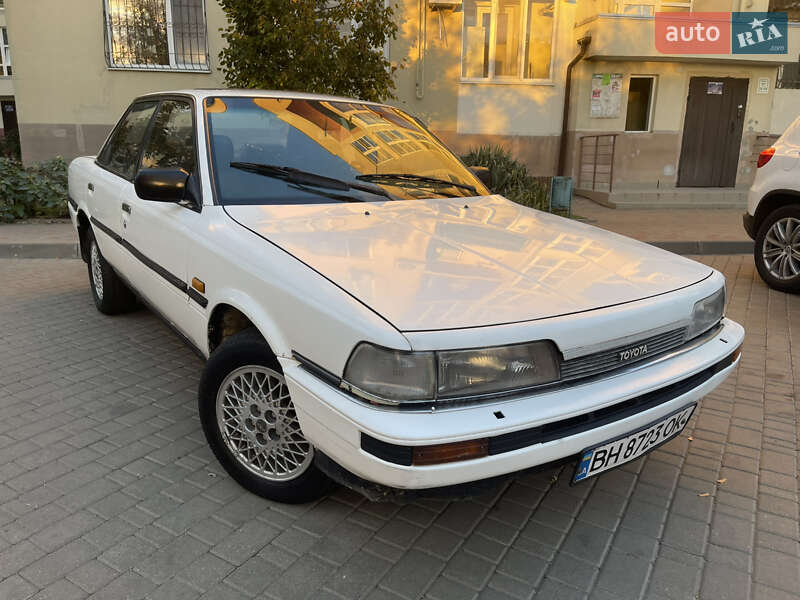 Седан Toyota Camry 1987 в Одессе