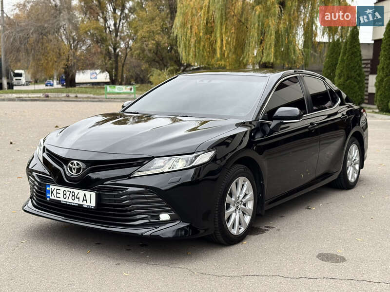 Седан Toyota Camry 2019 в Дніпрі Седан Toyota Camry 2019 в Дніпрі