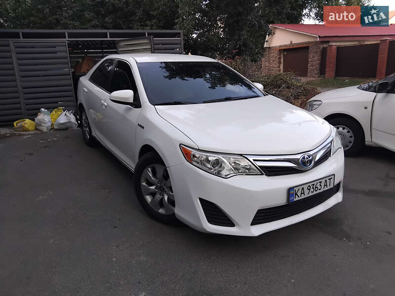Седан Toyota Camry 2014 в Киеве