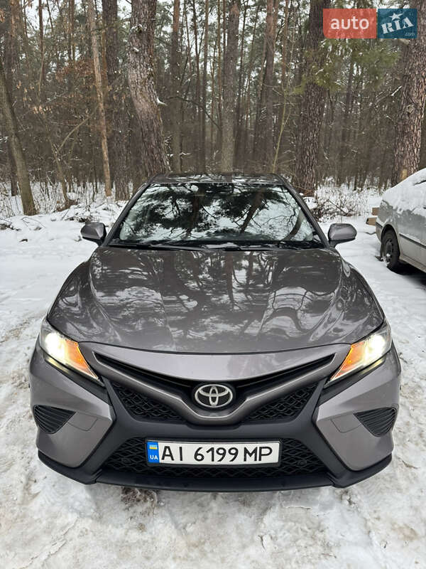Седан Toyota Camry 2017 в Киеве Седан Toyota Camry 2017 в Киеве