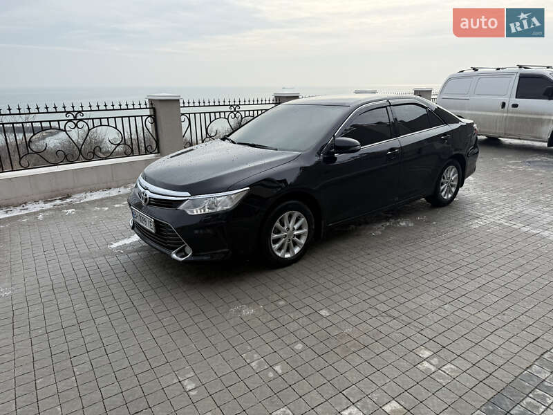 Седан Toyota Camry 2017 в Подольске