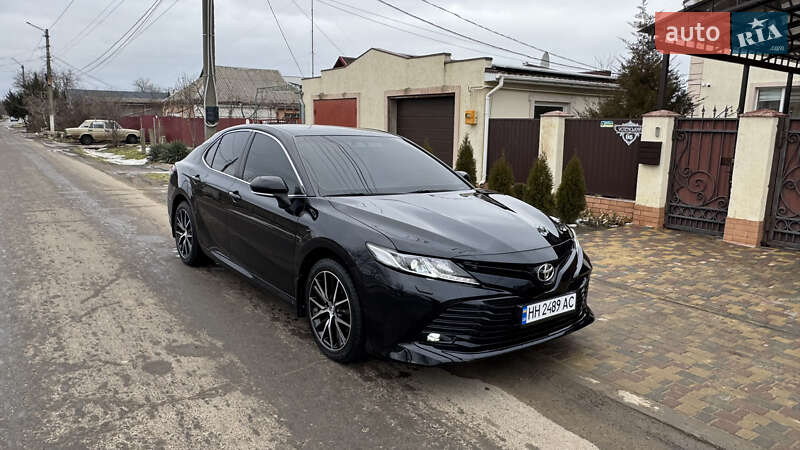 Седан Toyota Camry 2019 в Одессе Седан Toyota Camry 2019 в Одессе