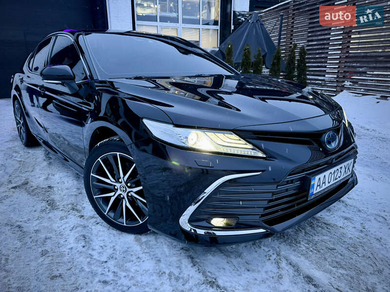 Седан Toyota Camry 2021 в Киеве