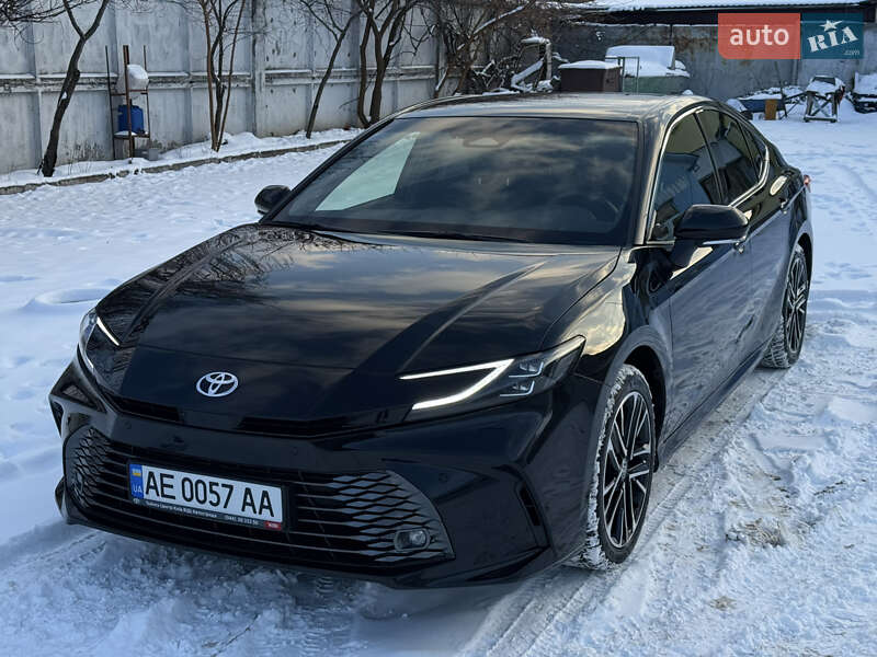 Седан Toyota Camry 2024 в Киеве