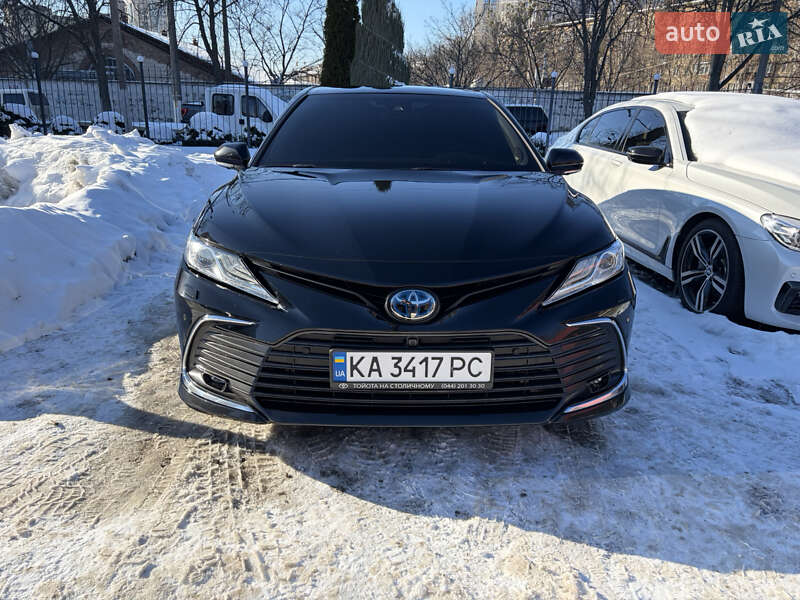 Седан Toyota Camry 2023 в Києві
