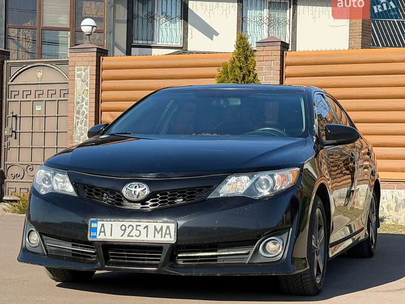 Седан Toyota Camry 2013 в Борисполе