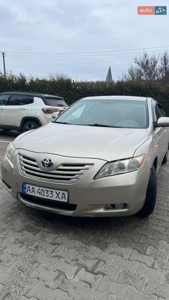 Седан Toyota Camry 2007 в Киеве