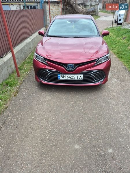 Седан Toyota Camry 2019 в Одессе