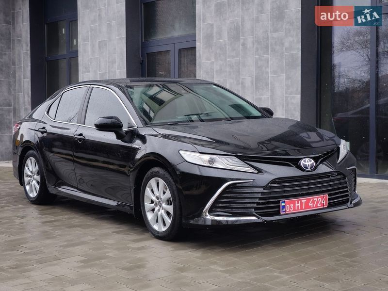 Седан Toyota Camry 2021 в Львові