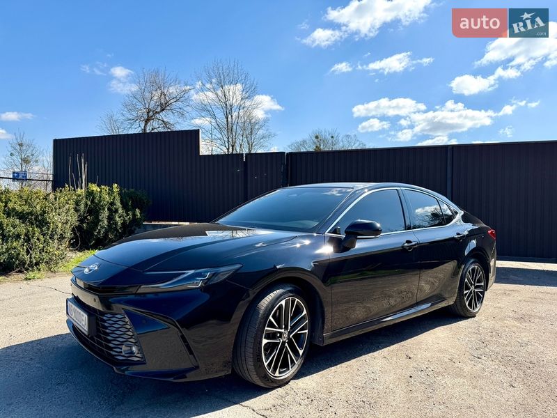 Седан Toyota Camry 2025 в Гайсине