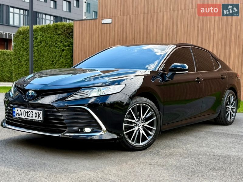Седан Toyota Camry 2021 в Києві