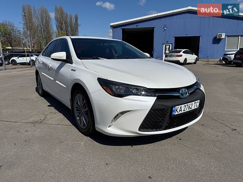Седан Toyota Camry 2017 в Киеве
