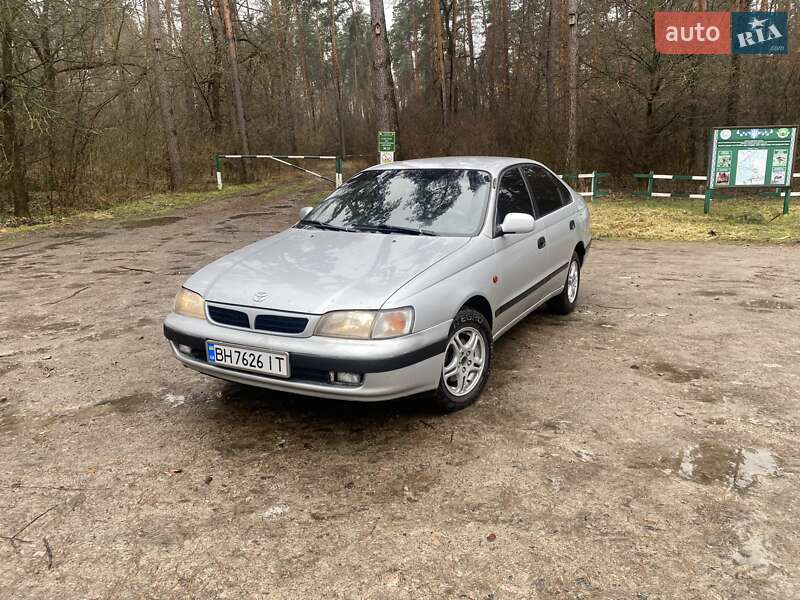 Седан Toyota Carina E 1996 в Калиновке