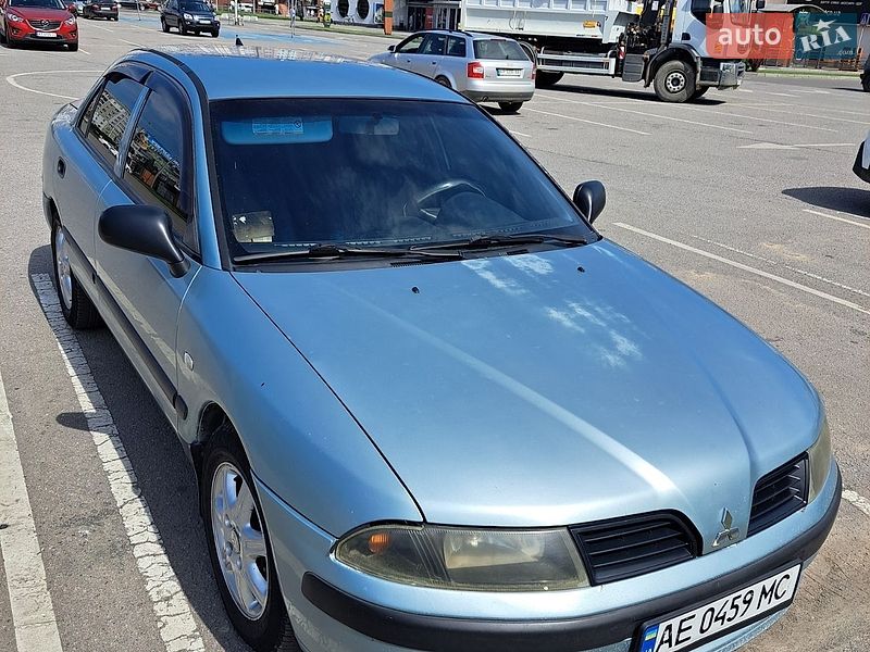 Седан Mitsubishi Carisma 2003 в Ивано-Франковске