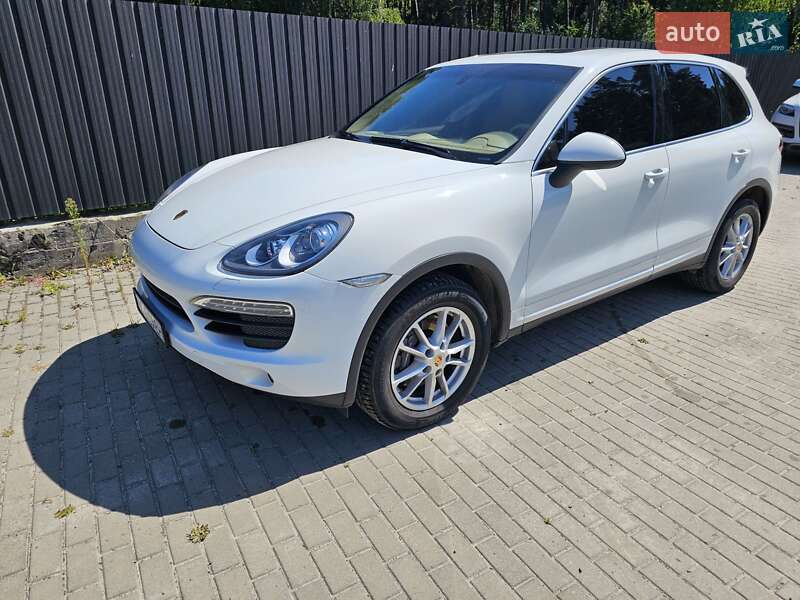 Внедорожник / Кроссовер Porsche Cayenne 2012 в Луцке