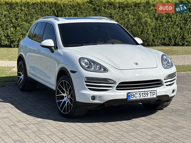 Позашляховик / Кросовер Porsche Cayenne 2012 в Львові