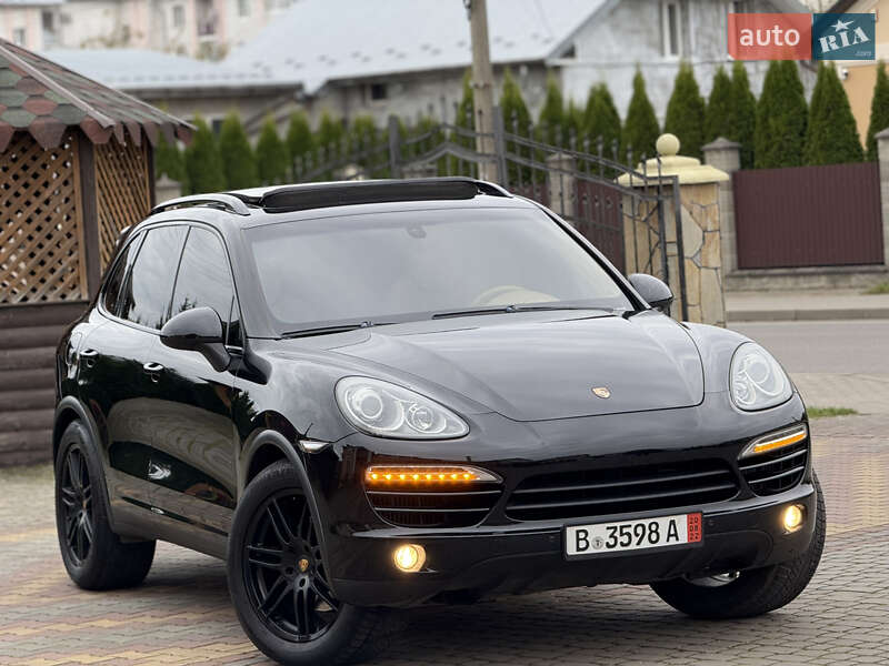 Внедорожник / Кроссовер Porsche Cayenne 2012 в Самборе