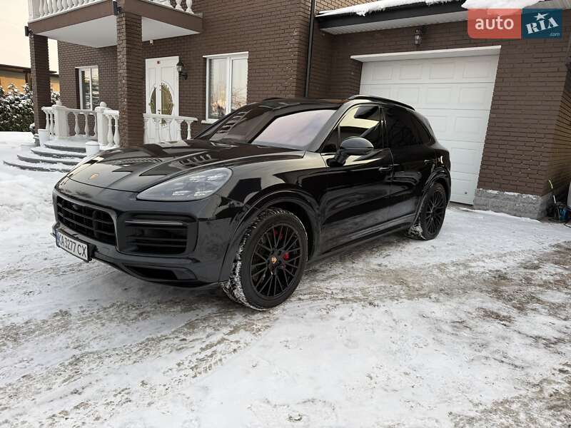 Внедорожник / Кроссовер Porsche Cayenne 2021 в Киеве