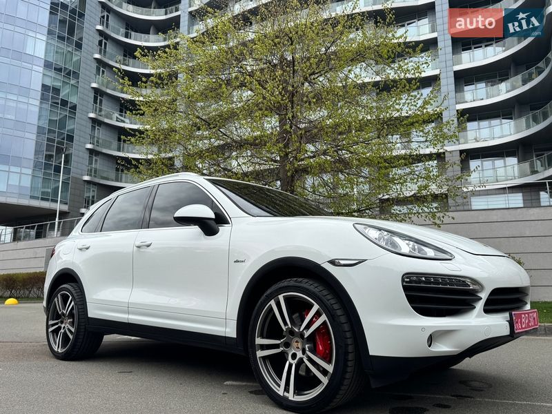 Внедорожник / Кроссовер Porsche Cayenne 2014 в Киеве