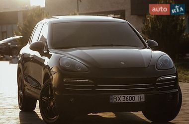 Внедорожник / Кроссовер Porsche Cayenne 2014 в Хмельницком