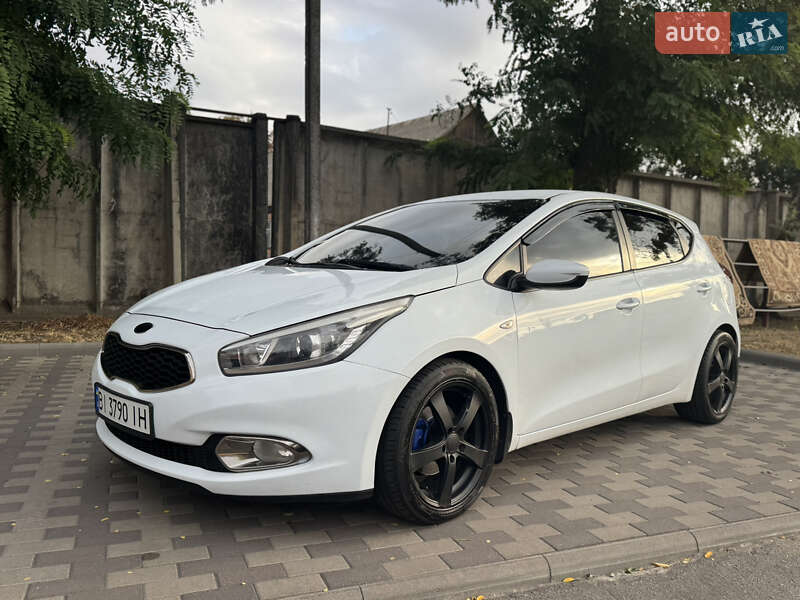 Хетчбек Kia Ceed 2012 в Лубнах