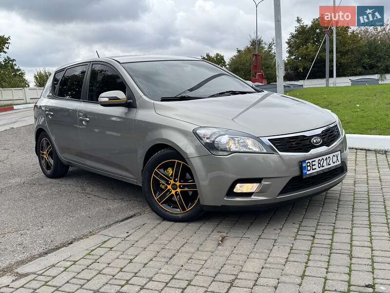 Хетчбек Kia Ceed 2010 в Одесі