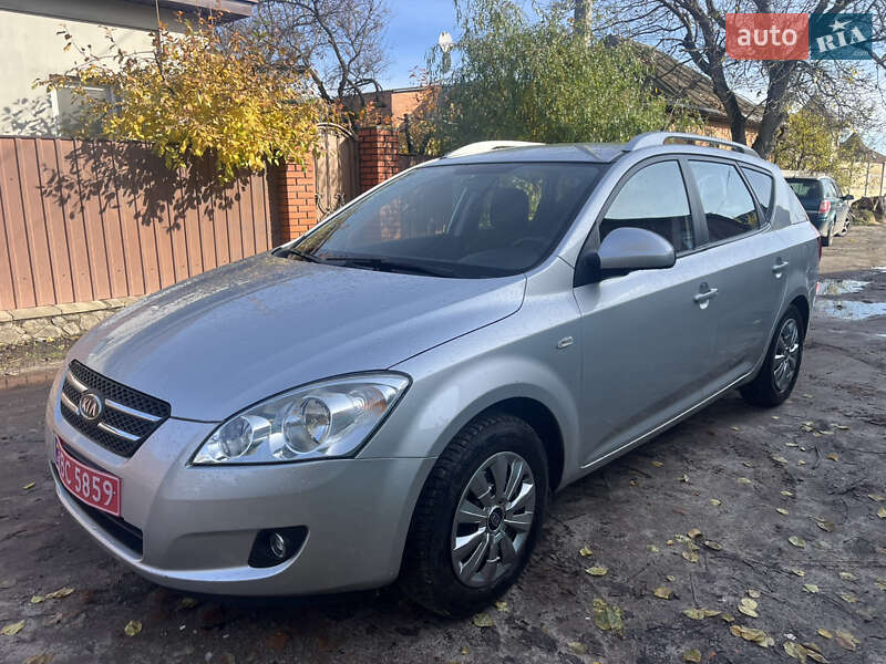 Универсал Kia Ceed 2009 в Ахтырке