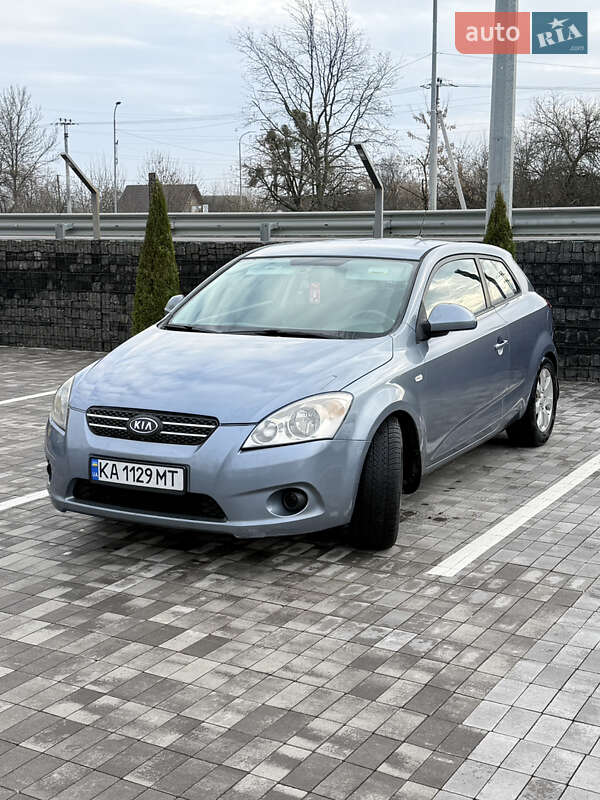 Хэтчбек Kia Ceed 2009 в Макарове