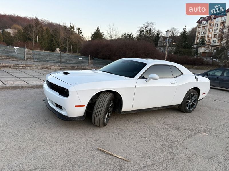 Купе Dodge Challenger 2023 в Львове