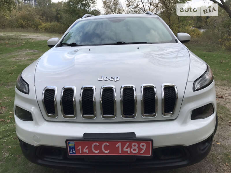 Внедорожник / Кроссовер Jeep Cherokee 2015 в Киеве
